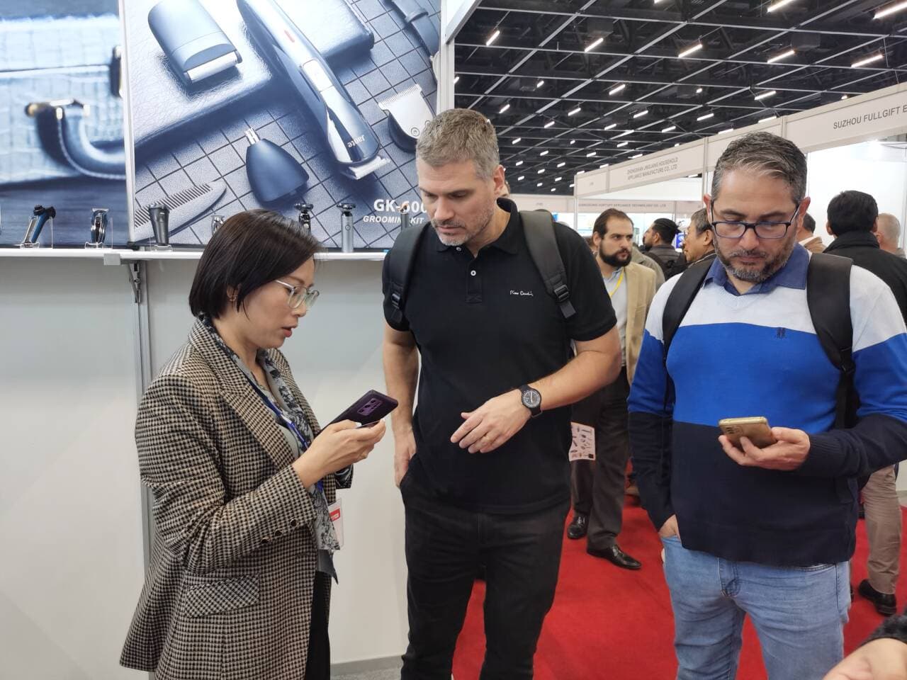 YEEPUL exhibition booth presenting professional grooming products